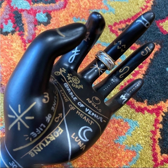 Vintage 18kt GE Two Tone Etched Band - Picture 4 of 5